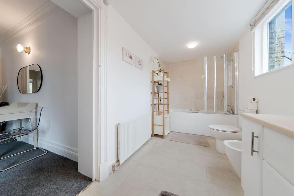 Knightsbridge Two Bed Apartment Londra Exterior foto
