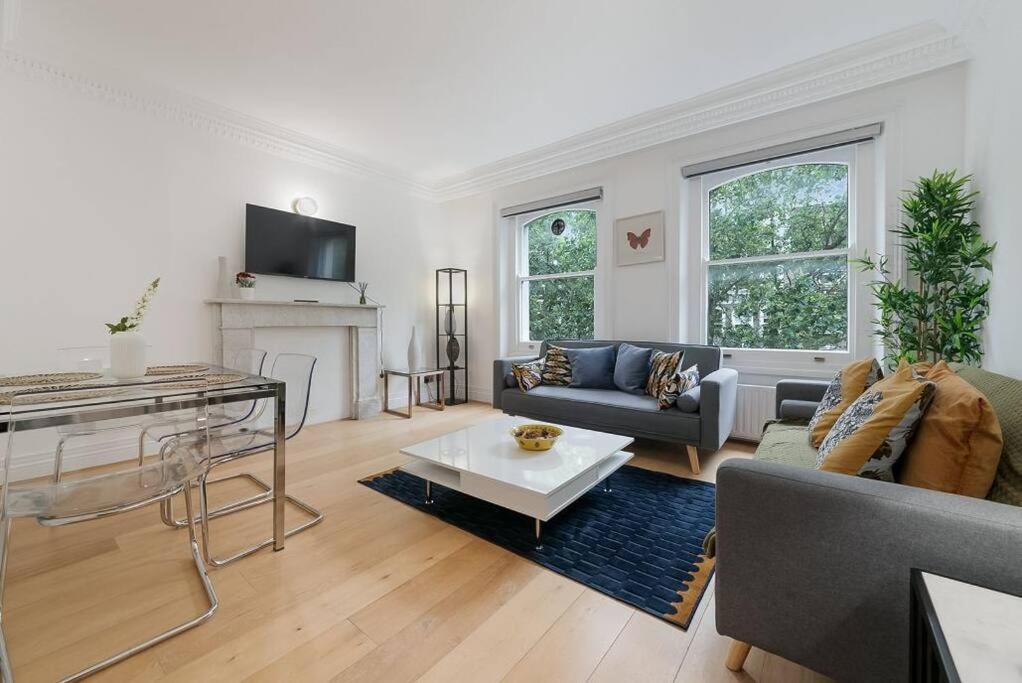 Knightsbridge Two Bed Apartment Londra Exterior foto
