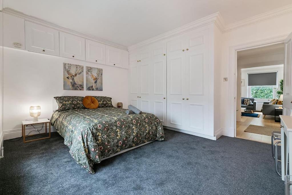 Knightsbridge Two Bed Apartment Londra Exterior foto